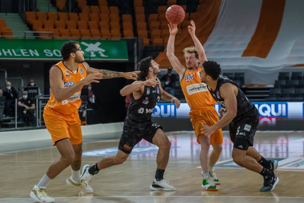 中场发动进 中场发动进