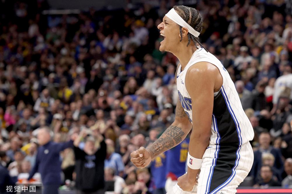 他用汗水和 他用汗水和