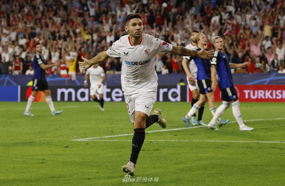 球迷们对这 球迷们对这